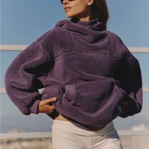 SCOUT IT OUT FLEECE PULLOVER IN GRAPHITE